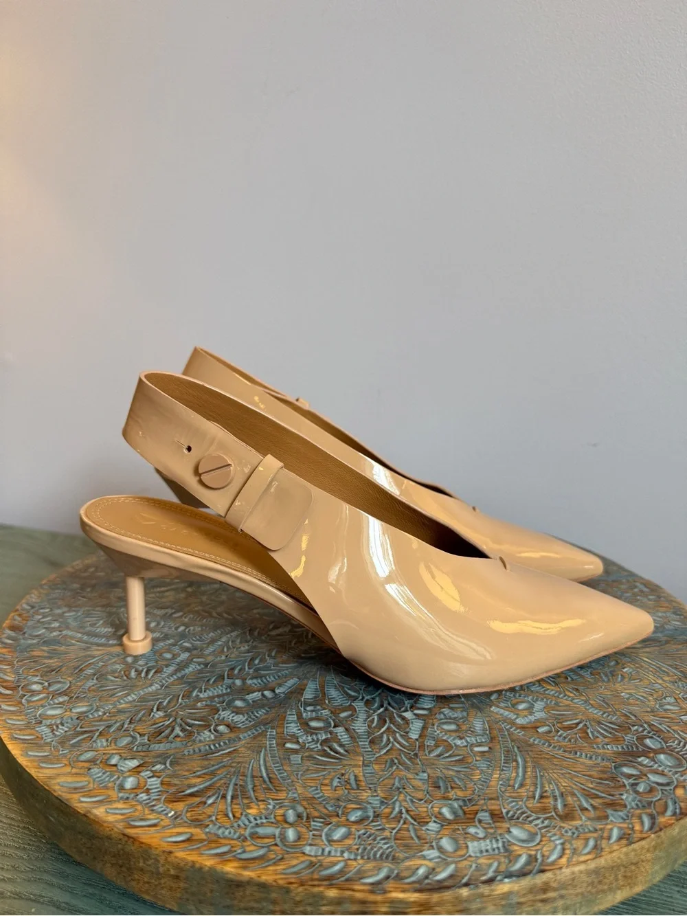 Like New! Mercedes Castillo Kinslee Nude Patent Leather Slingback Pump Size 9